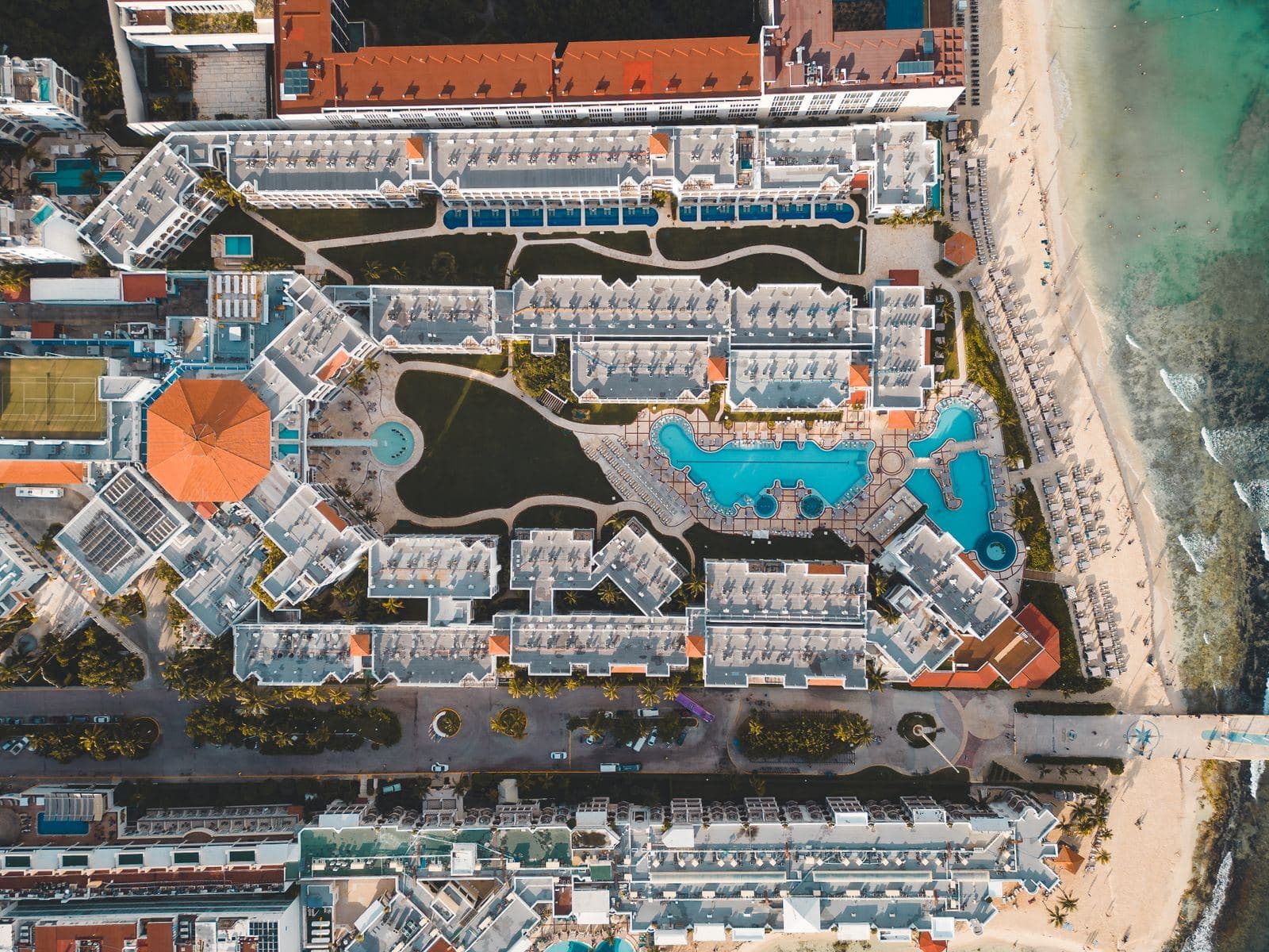 Condominios con alberca junto al mar en la Riviera Maya
